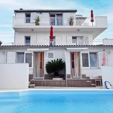 Apartment Mihovilovi *