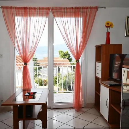 Apartment Mihovilovi *